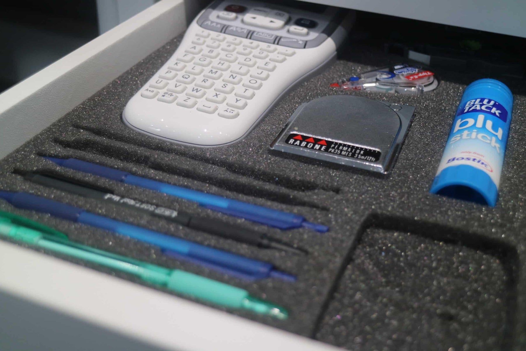 How can I organise my desk at work to maximise productivity? - Shadow Foam