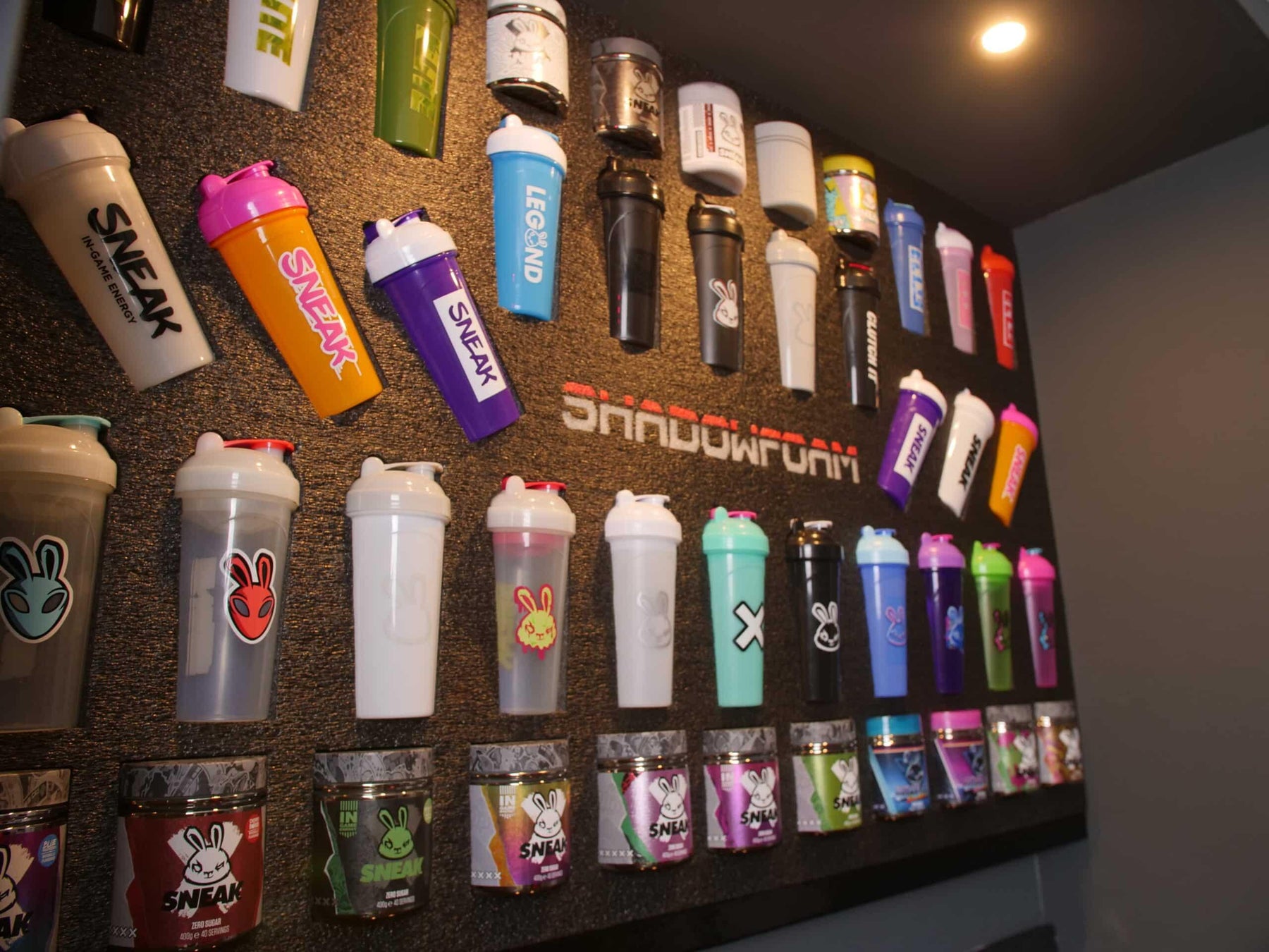 Sneak Energy Wall - a storage wall for collectors - Shadow Foam